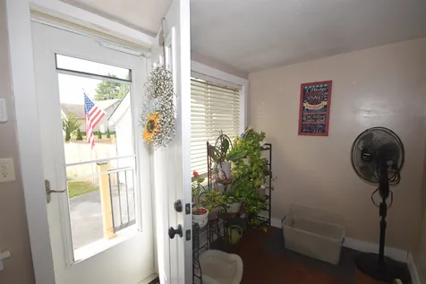 123 Chester Road Raymond NH 03077