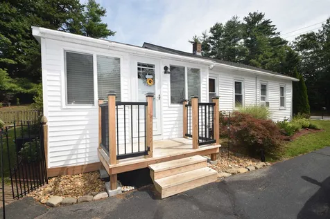 123 Chester Road Raymond NH 03077