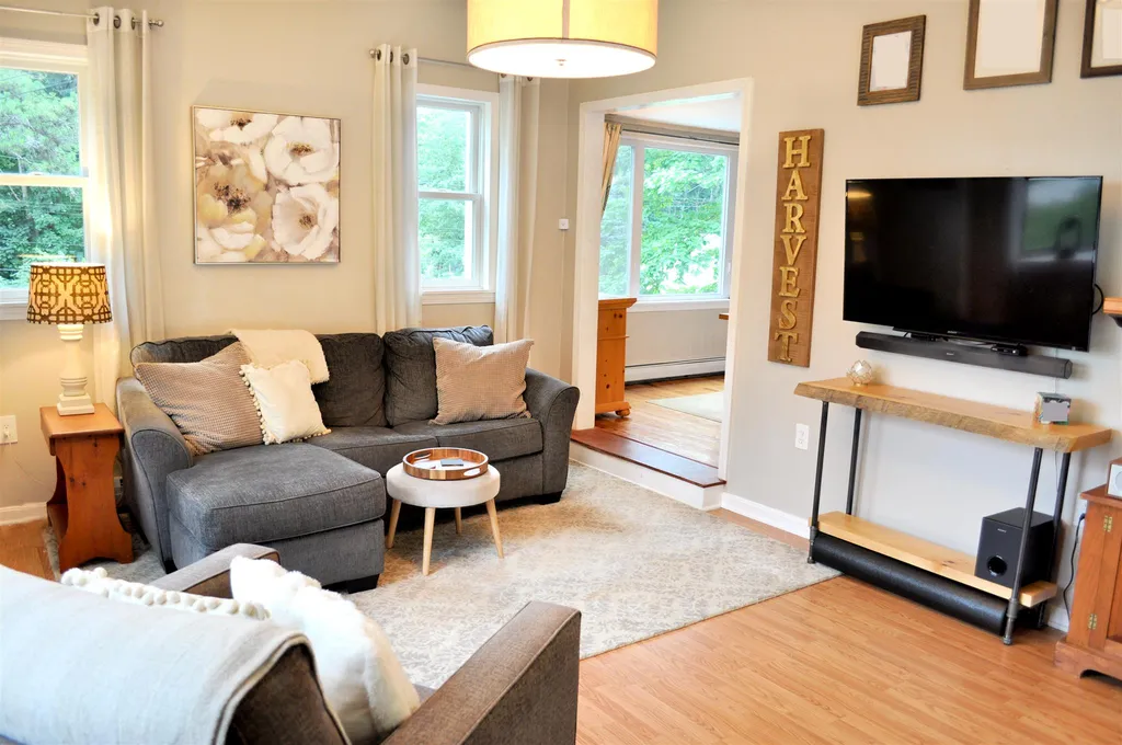 70 Pine Street Rollinsford NH 03869