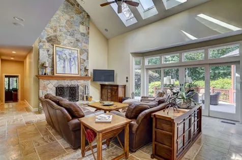 9 Greenway Road Windham NH 03087