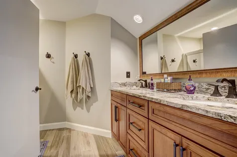 9 Greenway Road Windham NH 03087