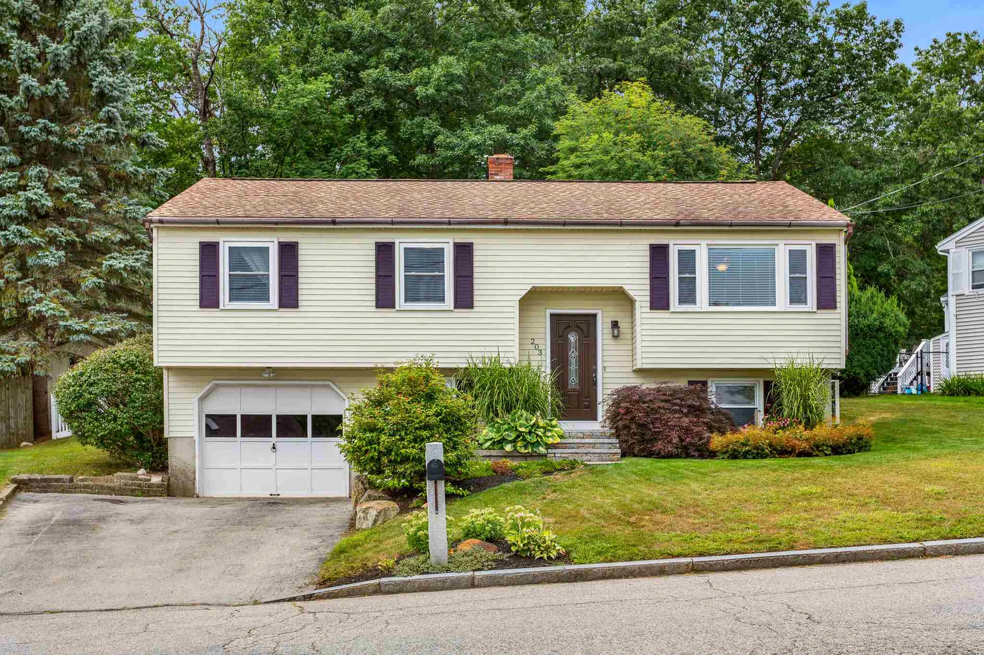 203 Patricia Lane Manchester NH 03104
