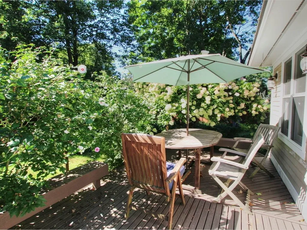 23 Appletree Point Lane Burlington VT 05408