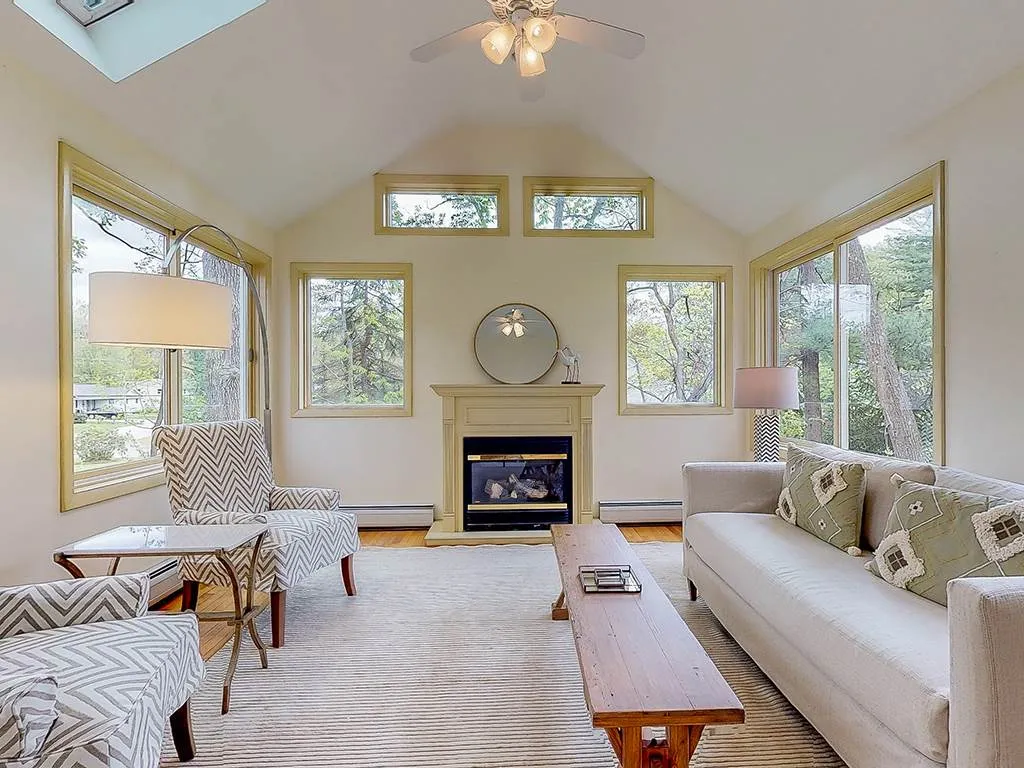 17 Harding Road Portsmouth NH 03801