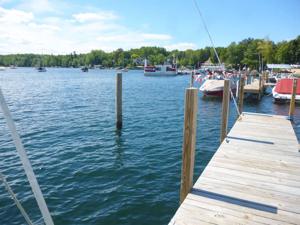 36-5 Endicott Street Wolfeboro NH 03894
