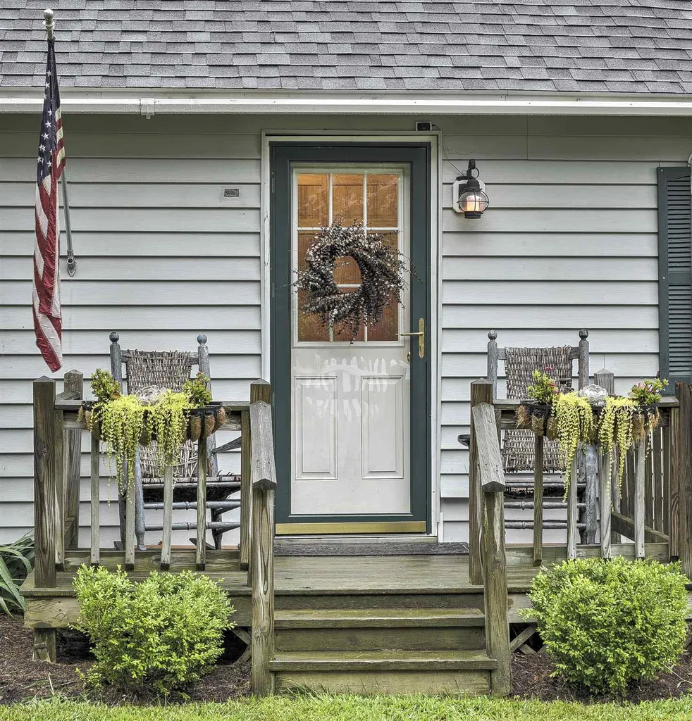 15 Homestead Avenue Walpole NH 03608