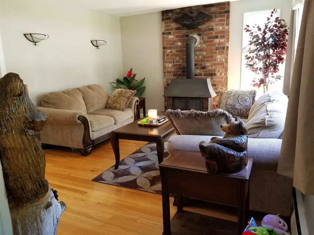 29 Thornton Way Keene NH 03431