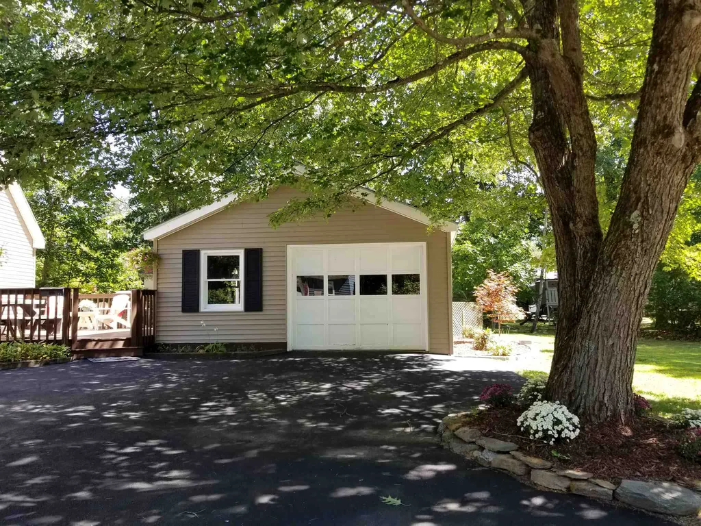 29 Thornton Way Keene NH 03431