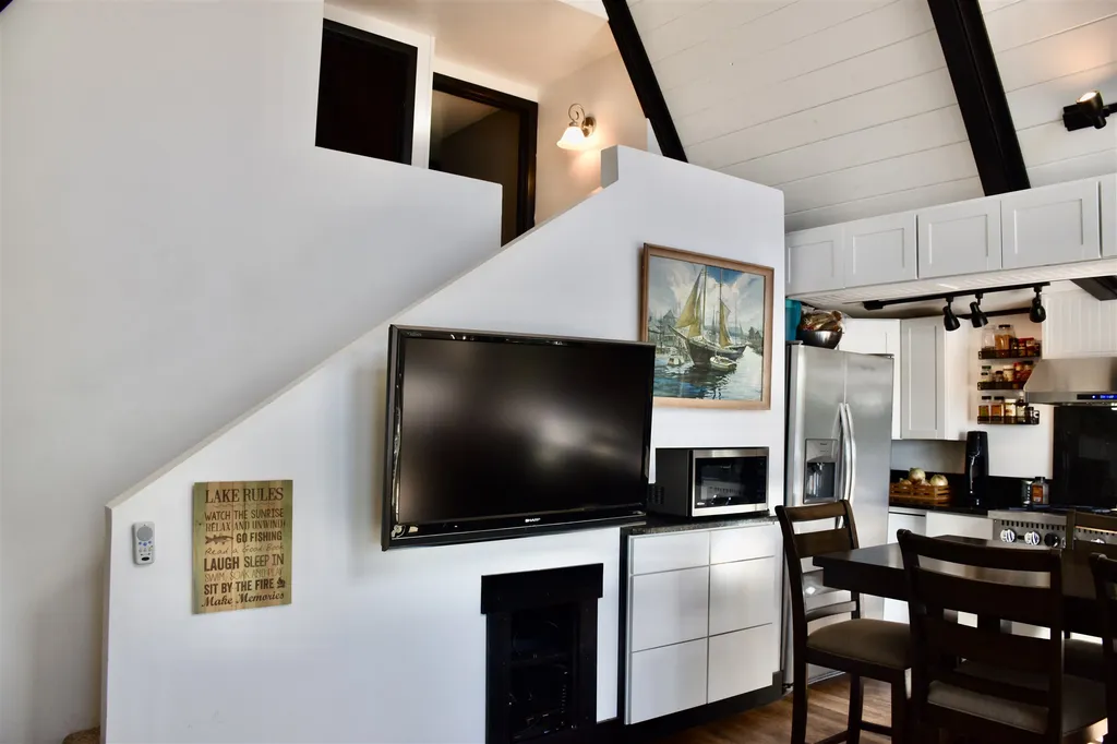 1780 Pelots Point Road North Hero VT 05474