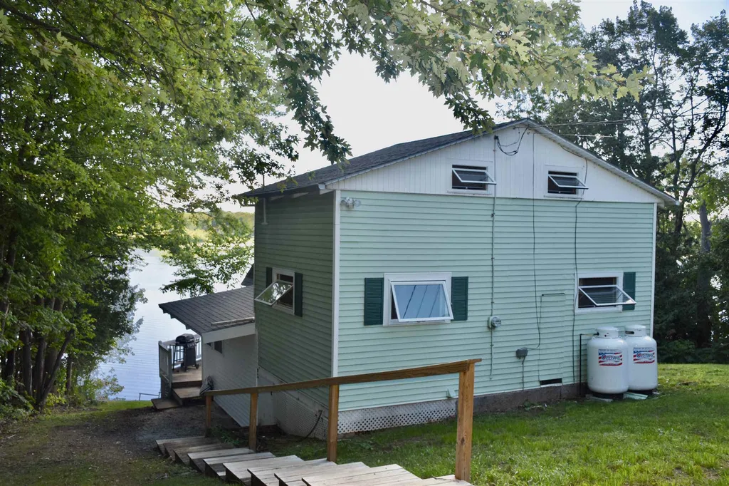 1780 Pelots Point Road North Hero VT 05474