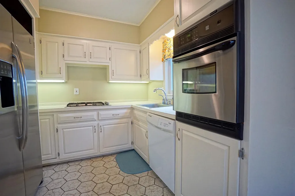 212 213 Bristol Street Seabrook NH 03874