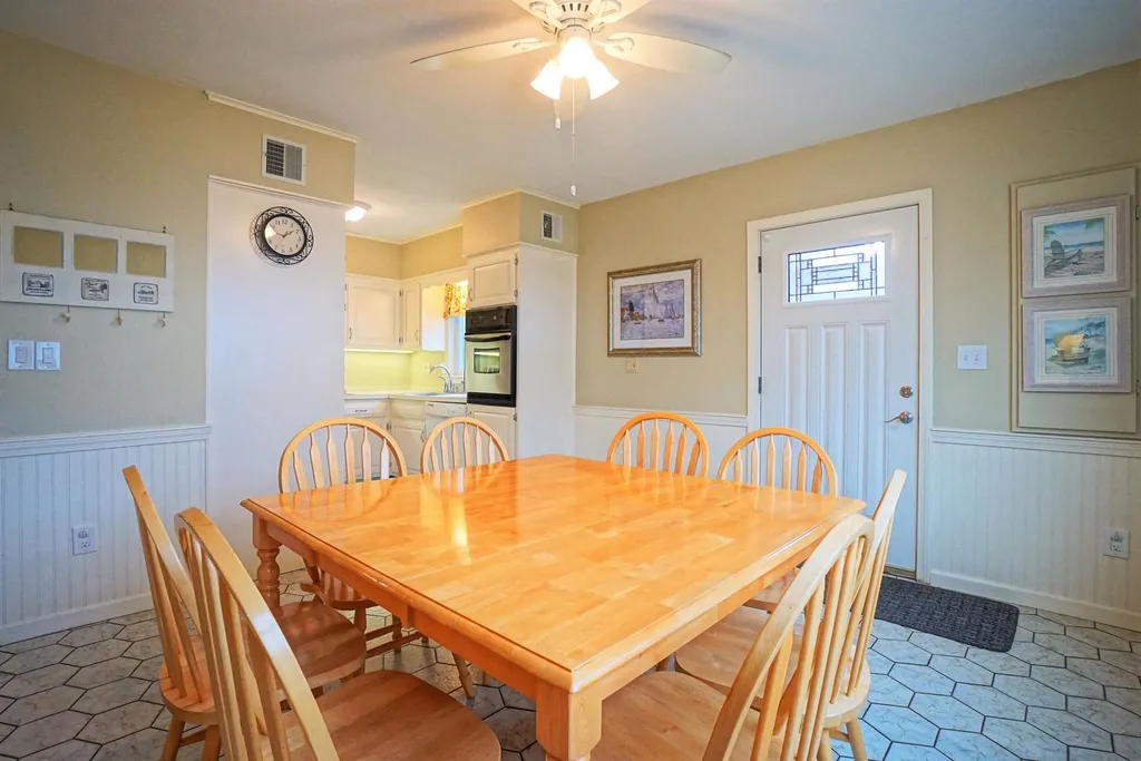 212 213 Bristol Street Seabrook NH 03874