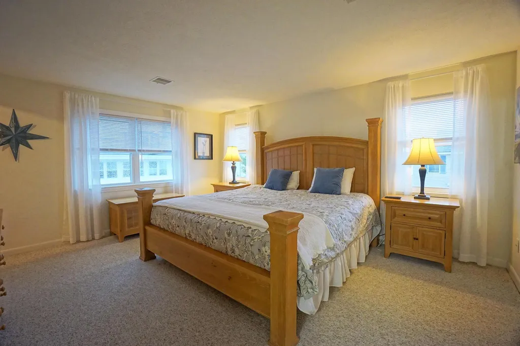 212 213 Bristol Street Seabrook NH 03874