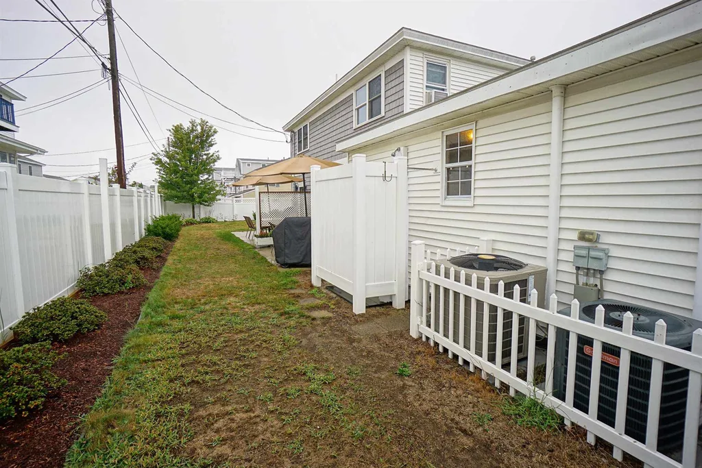 212 213 Bristol Street Seabrook NH 03874