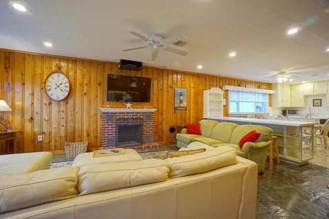 212 213 Bristol Street Seabrook NH 03874