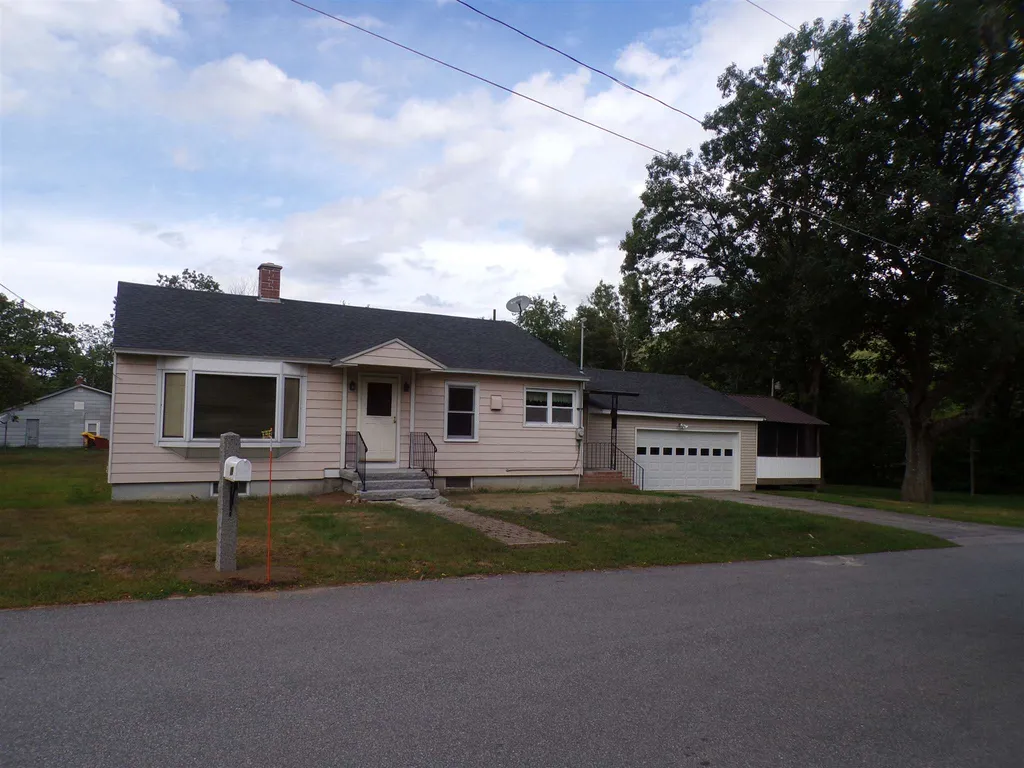 19 Smith Street Gorham NH 03581