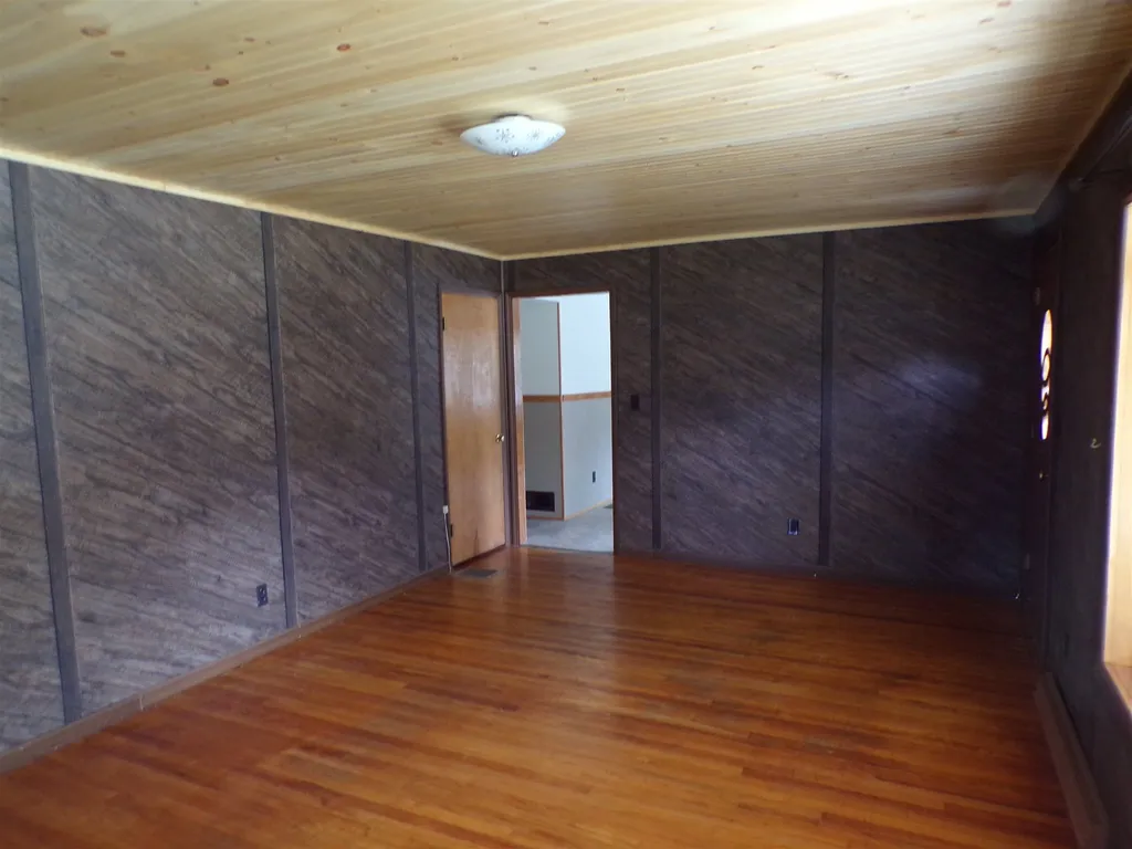 19 Smith Street Gorham NH 03581