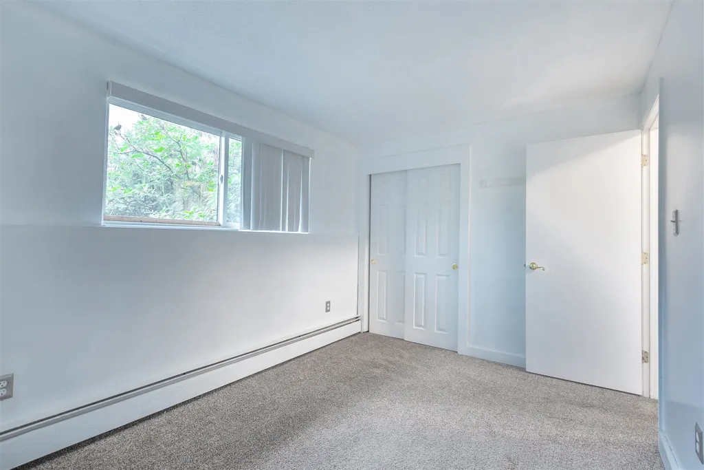 7 Lancelot Court Salem NH 03079