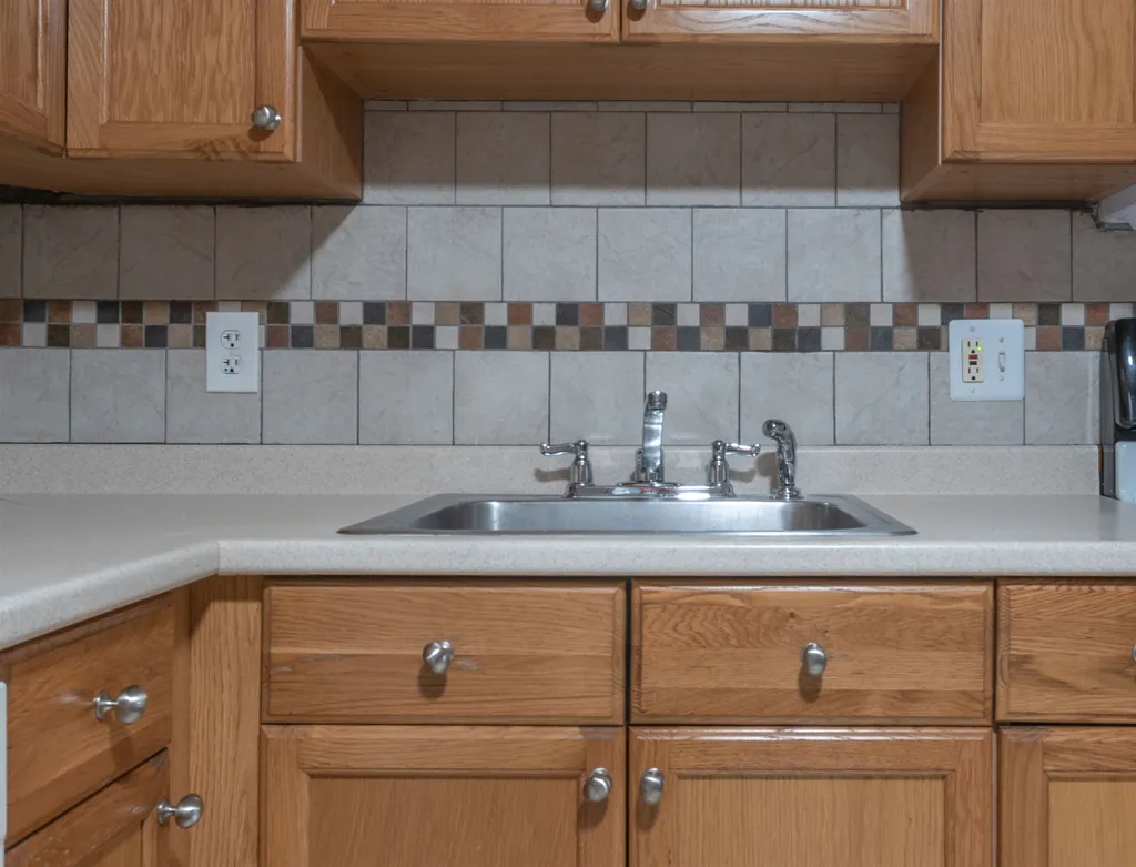 7 Lancelot Court Salem NH 03079