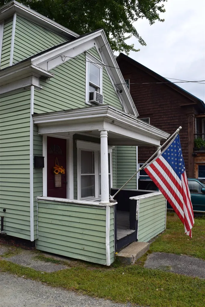 5 Prospect Street Lancaster NH 03584