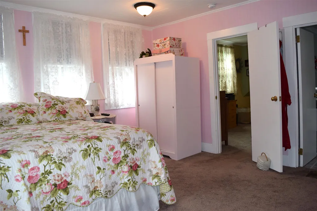 5 Prospect Street Lancaster NH 03584