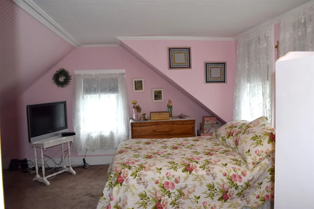 5 Prospect Street Lancaster NH 03584