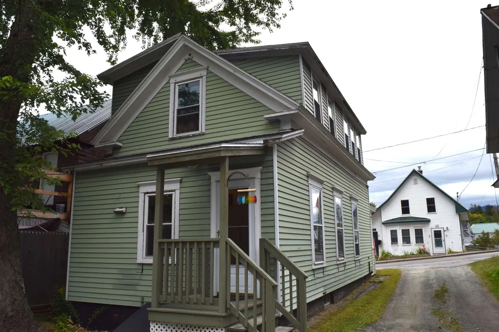 5 Prospect Street Lancaster NH 03584