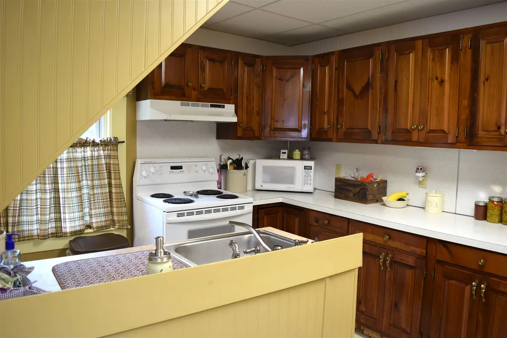 5 Prospect Street Lancaster NH 03584