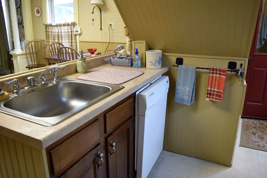 5 Prospect Street Lancaster NH 03584