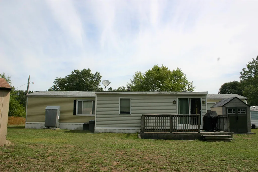 23 Shawn Avenue Nashua NH 03062