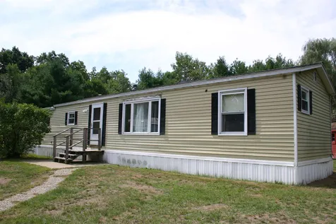 23 Shawn Avenue Nashua NH 03062