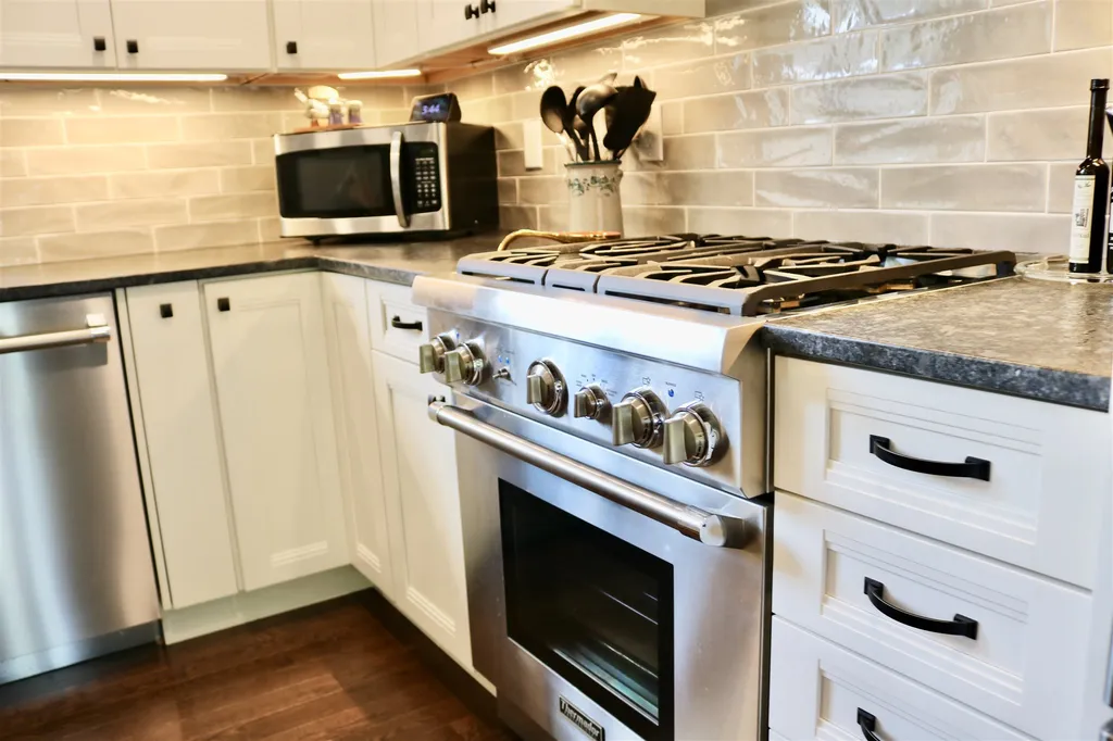 49 Apple Way Epping NH 03042
