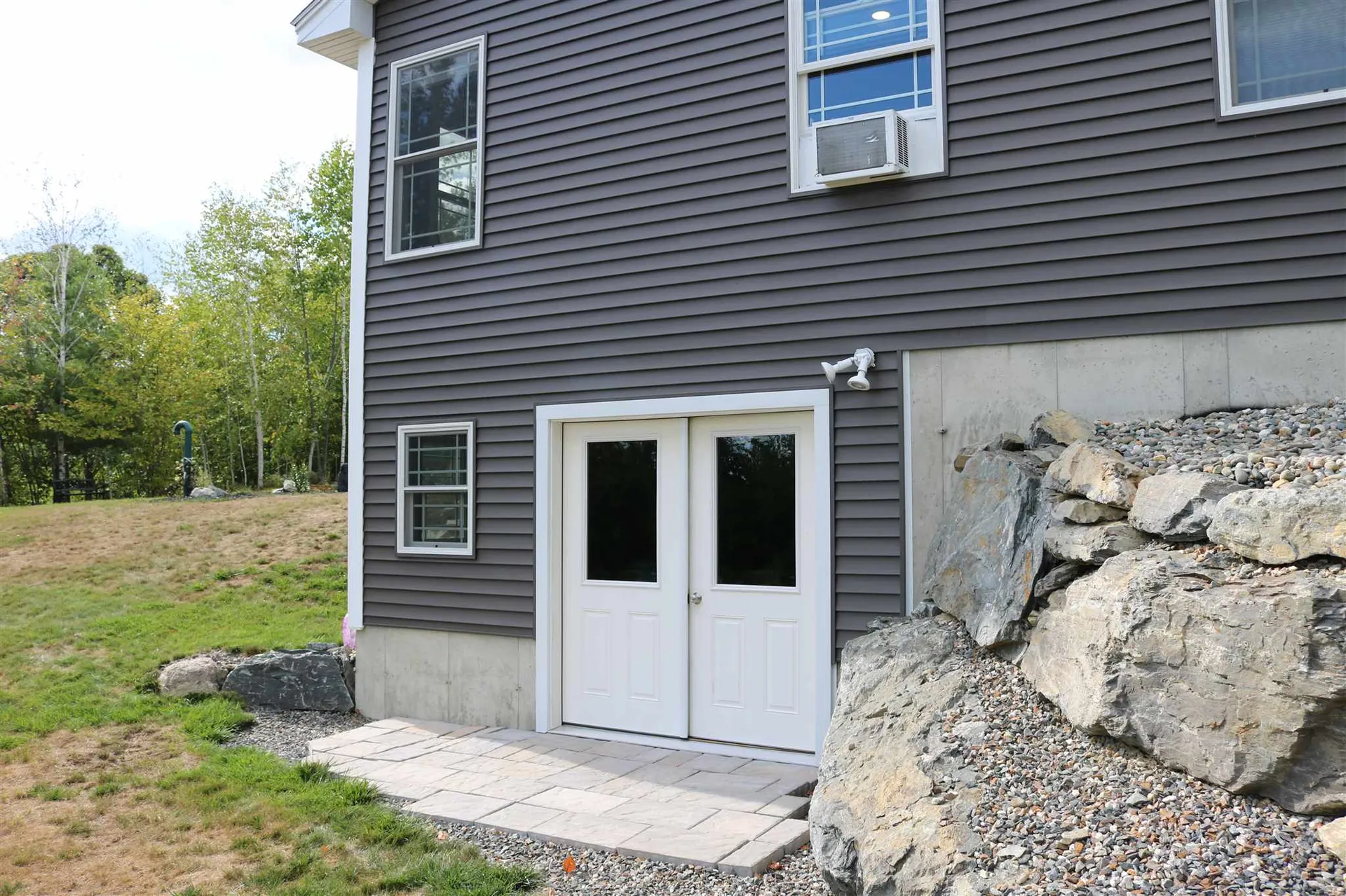 49 Apple Way Epping NH 03042