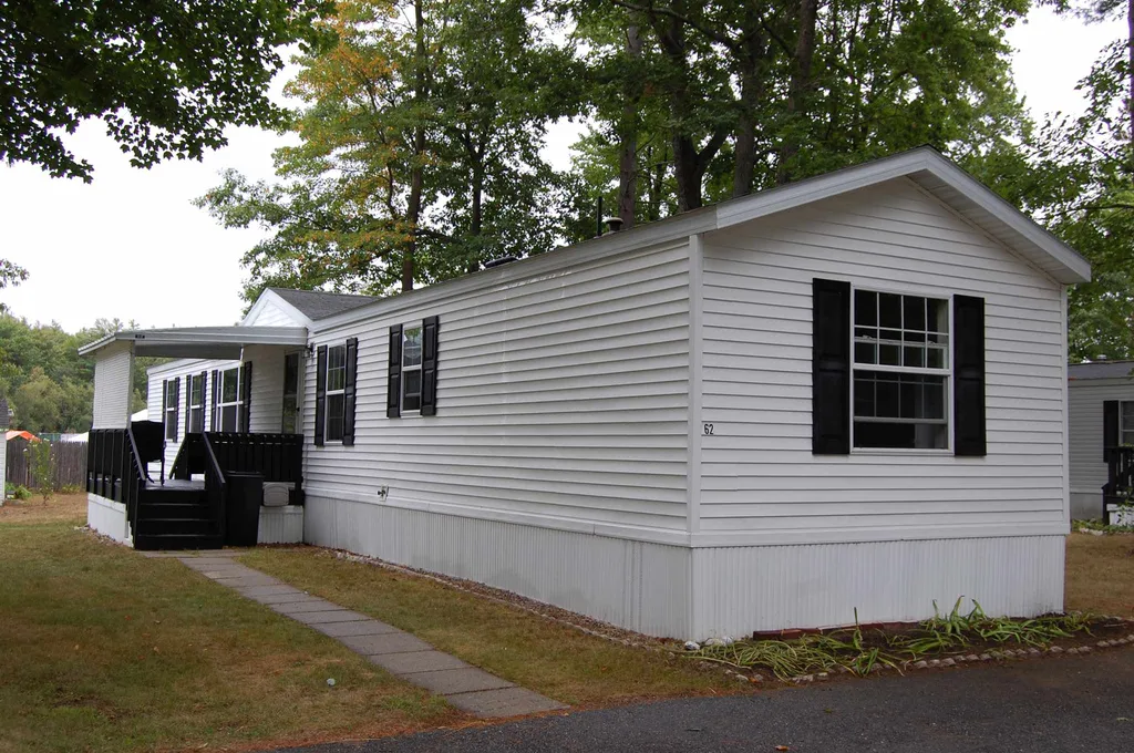 62 Colonial Village Somersworth NH 03878