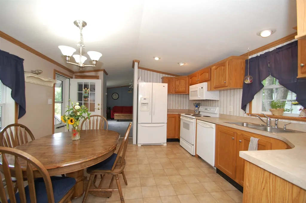 62 Colonial Village Somersworth NH 03878