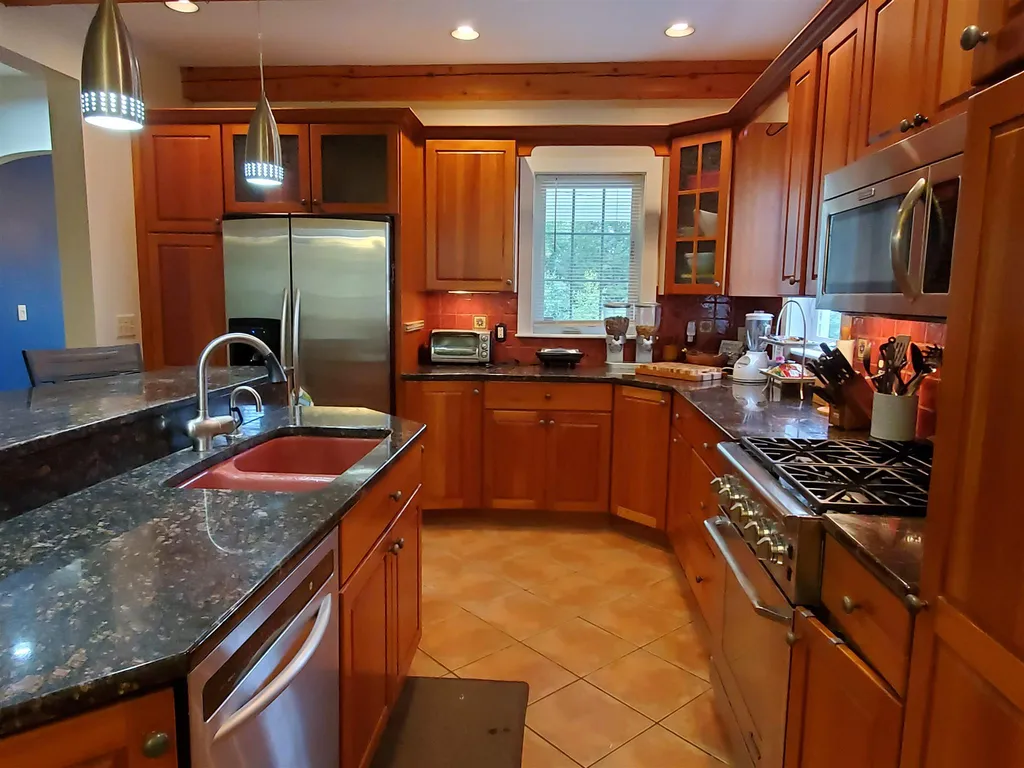 10 Crystal Lake Road Enfield NH 03748