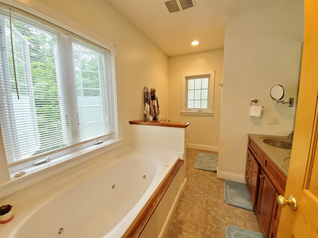 10 Crystal Lake Road Enfield NH 03748