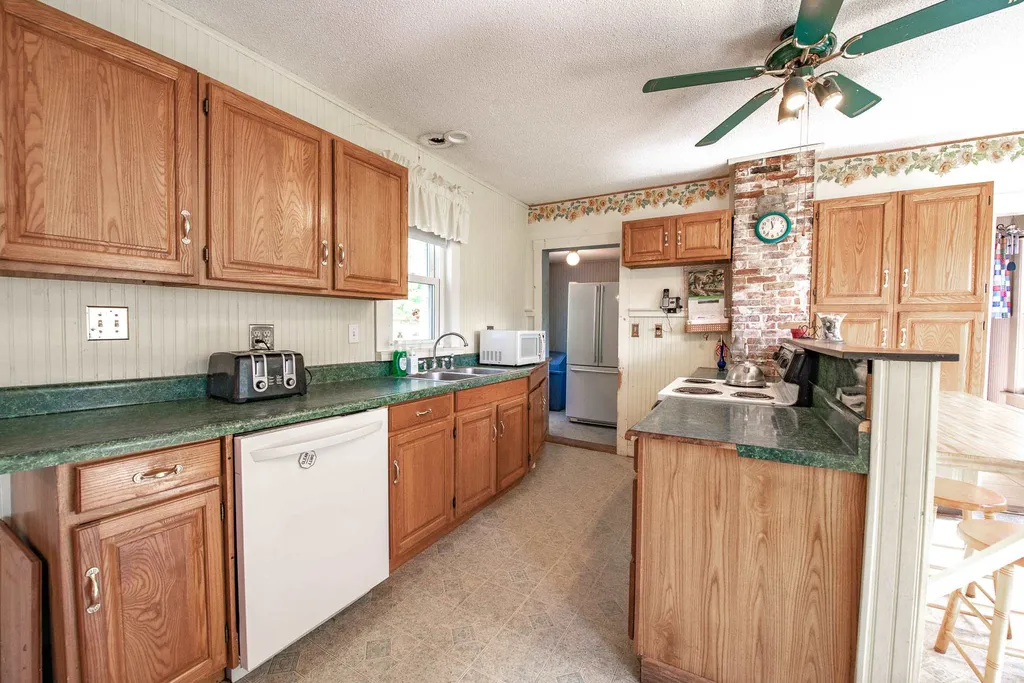 25 Cedar Street Bristol NH 03222