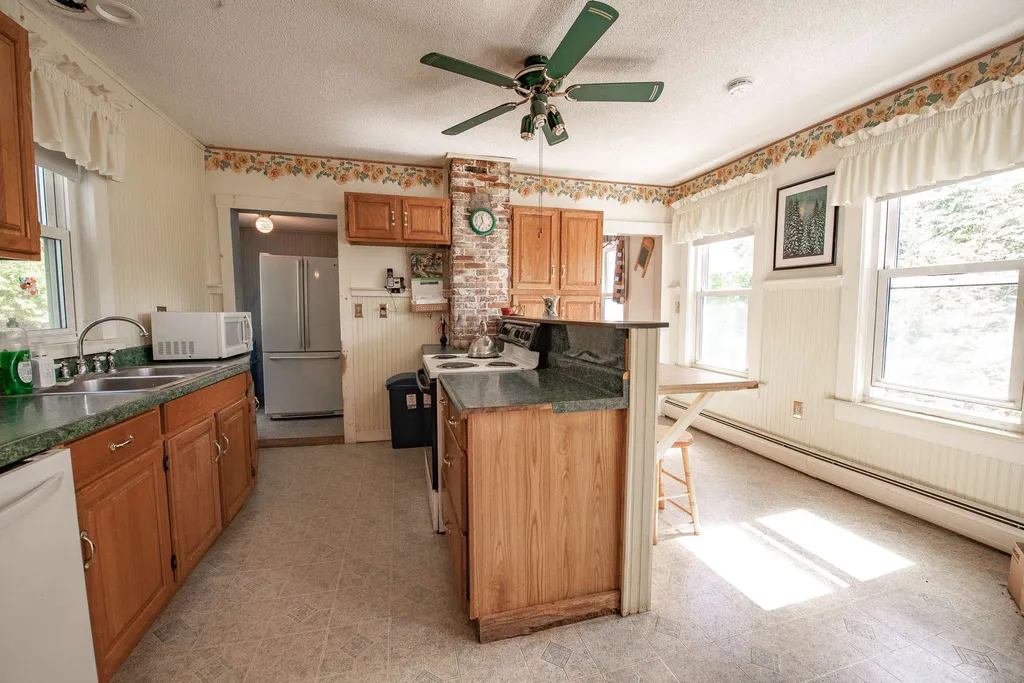 25 Cedar Street Bristol NH 03222