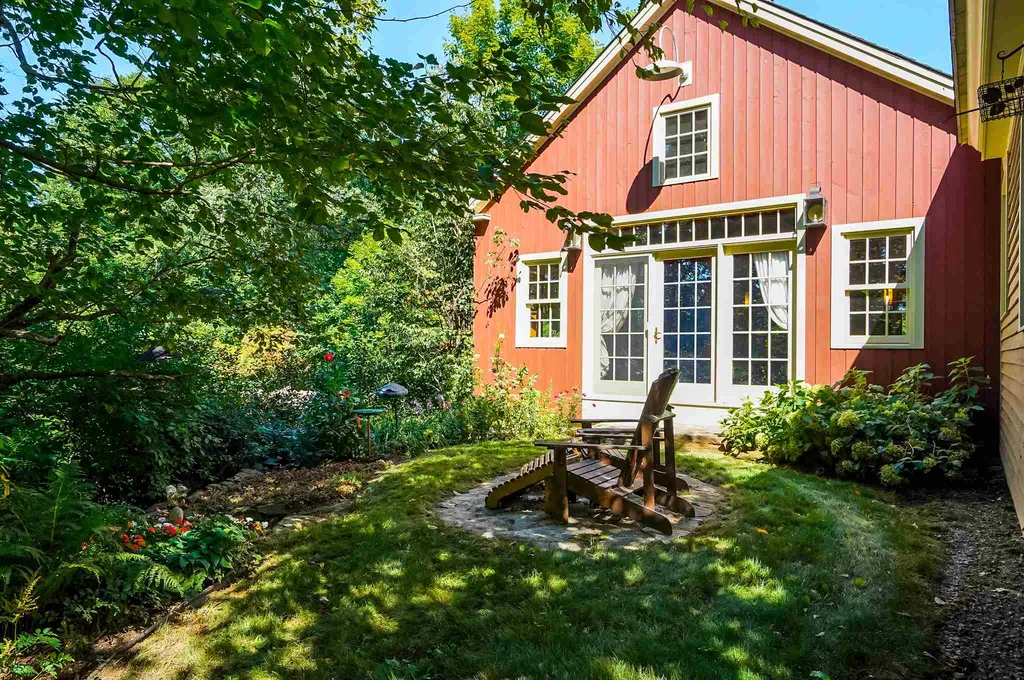 47 Peaslee Road Weare NH 03281