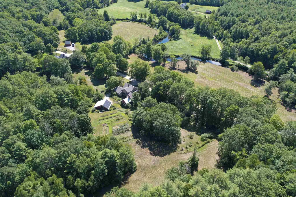 47 Peaslee Road Weare NH 03281