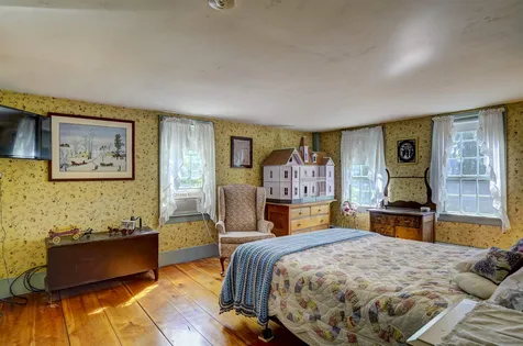 47 Peaslee Road Weare NH 03281