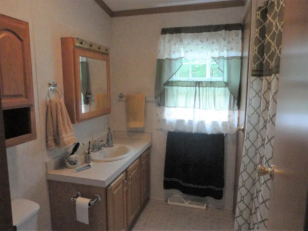 18 Lynn Lane Rochester NH 03867