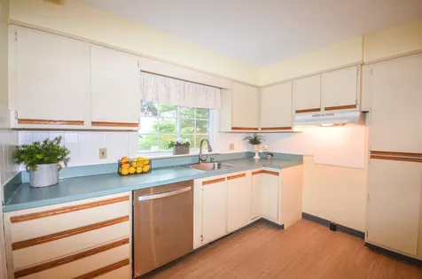 100 Gilhaven Road Manchester NH 03104