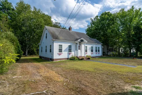 13 Dewey Street Rochester NH 03867
