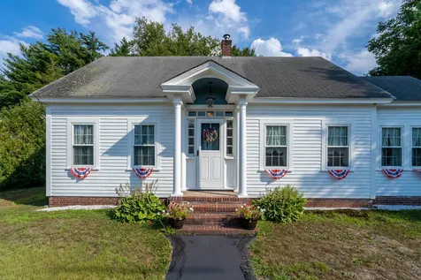 13 Dewey Street Rochester NH 03867