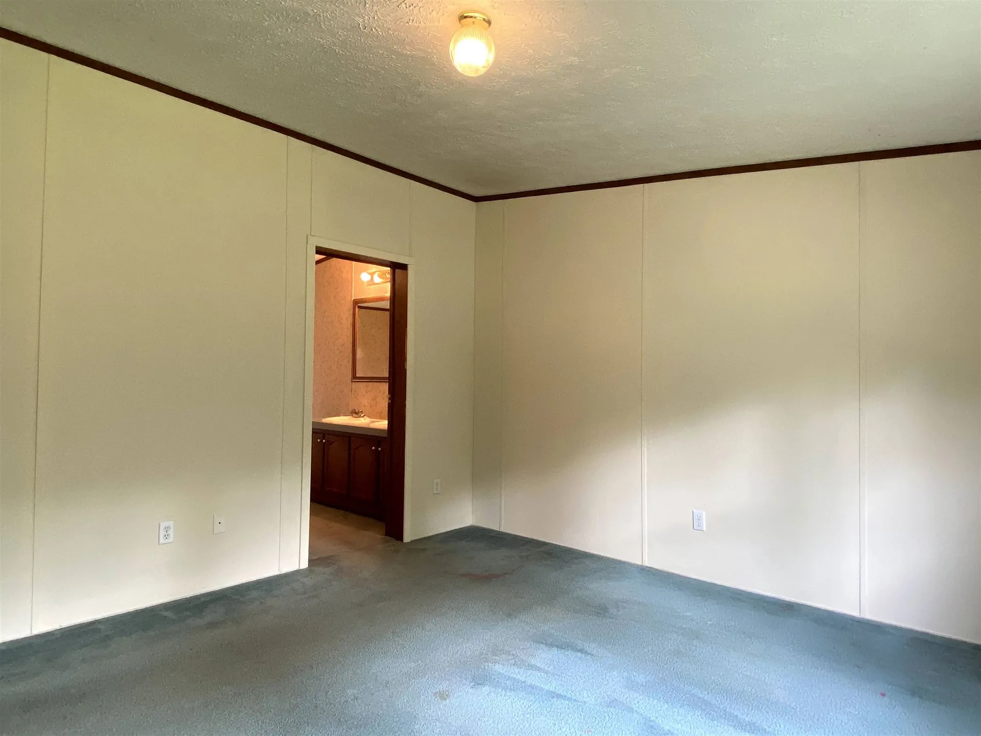 1114 Miller Pond Road Grantham NH 03753