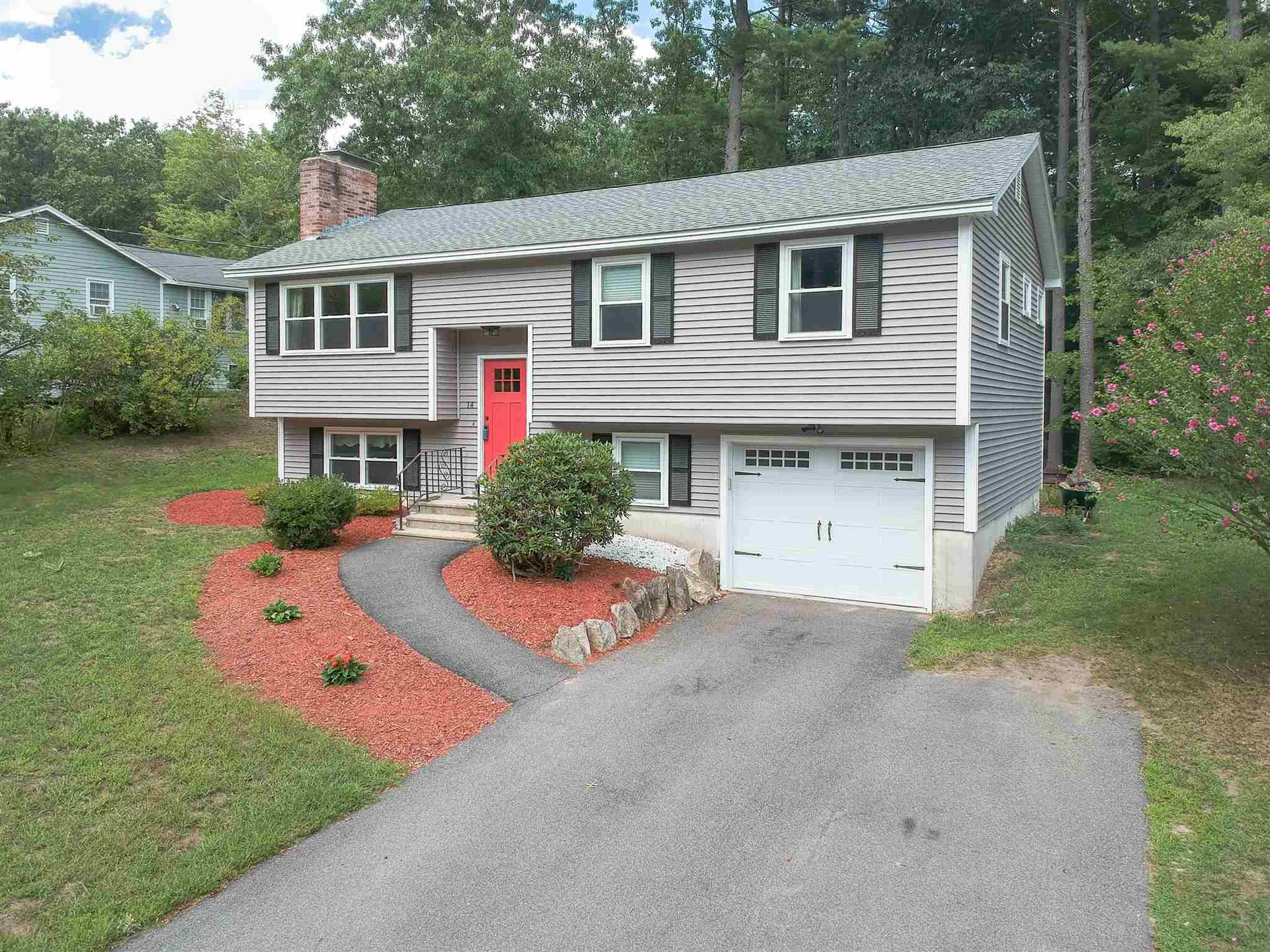 14 S London Drive Nashua NH 03062