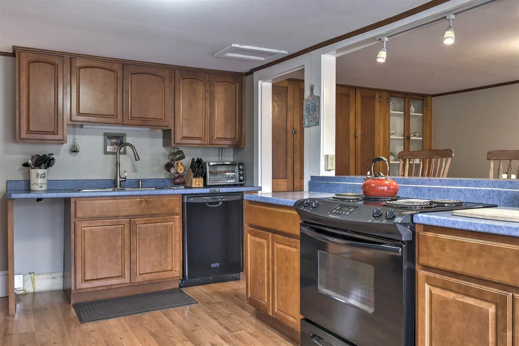 709-711 Old Homestead Highway Swanzey NH 03446