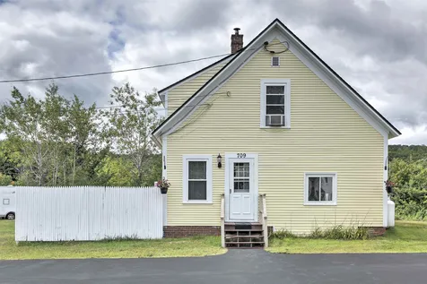 709-711 Old Homestead Highway Swanzey NH 03446
